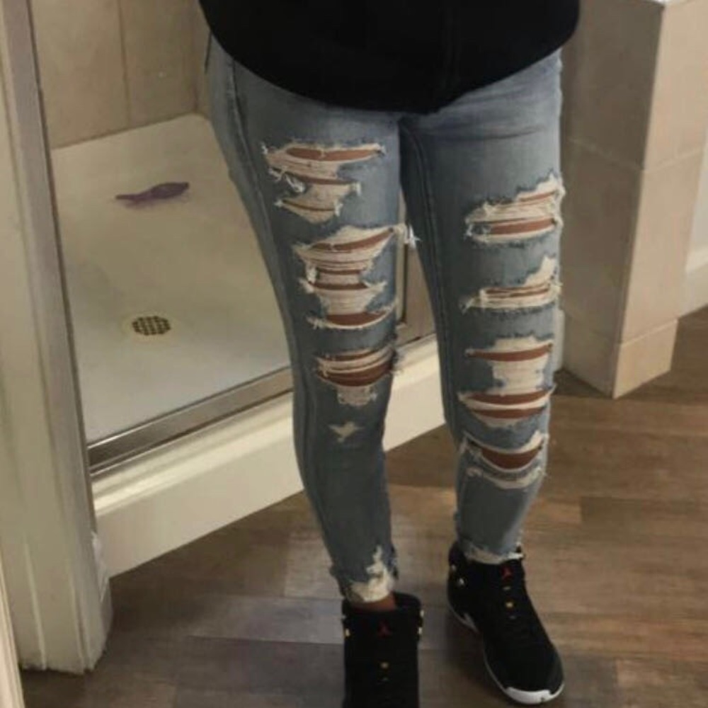 American Eagle Outfitters Ripped Jeans